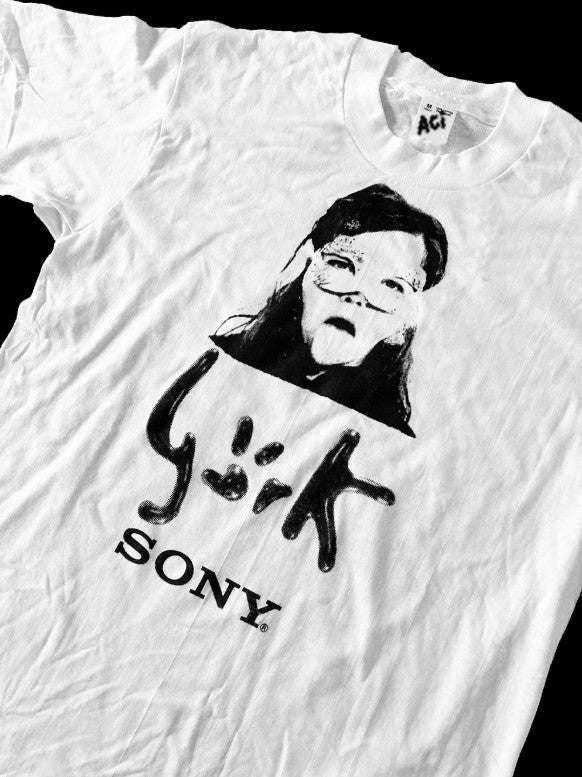 BJORK GUOMUNDSDOTTIR WHITE TEE